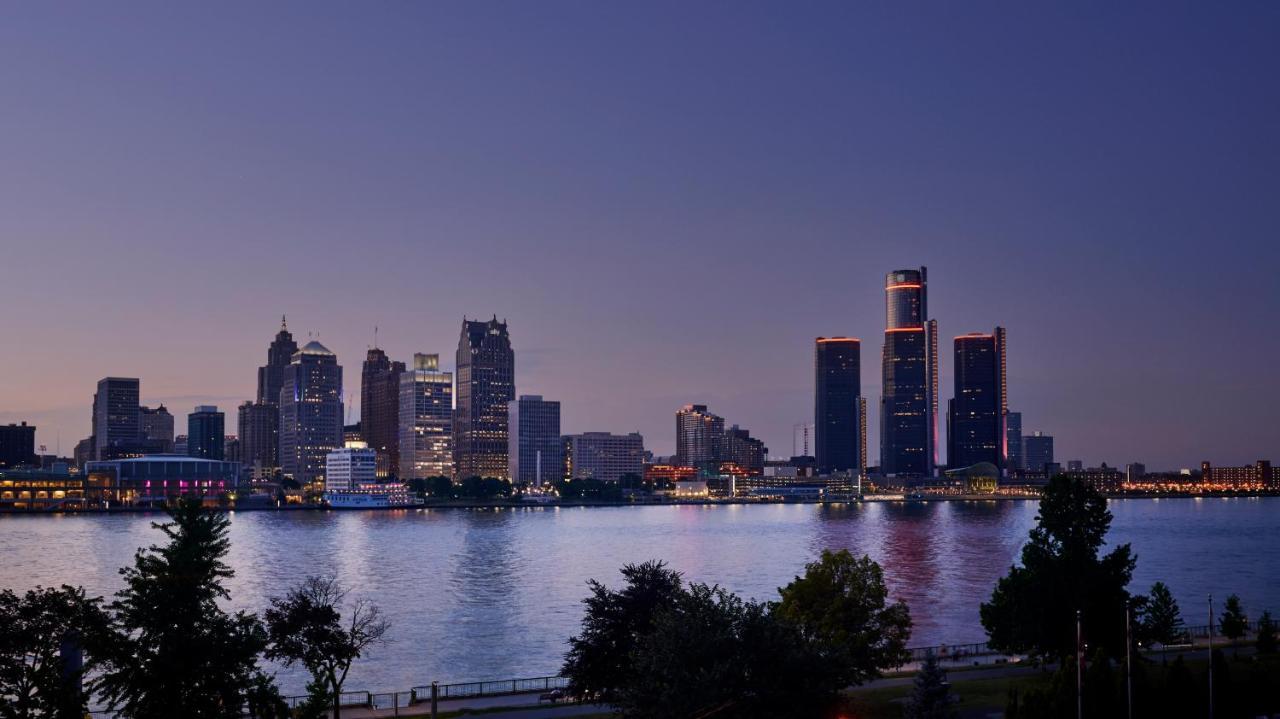 Отель Doubletree By Hilton Windsor, On Экстерьер фото